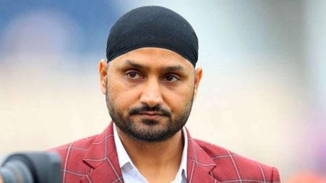 Indian-bowler-harbhajan-singh-ap