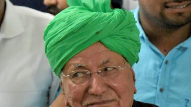 Read-OP-Chautala-giving-English-