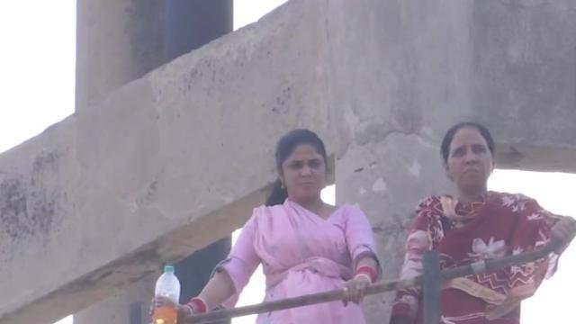 Two-women-leaders-of-the-unemplo