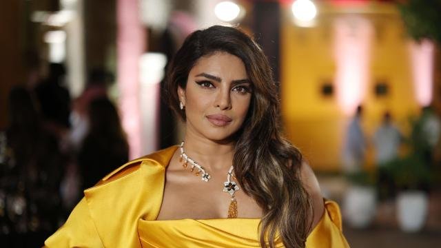 Priyanka-Chopra-became-the-first