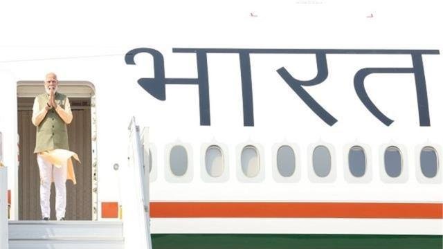 Prime-Minister-Narendra-Modi-lef