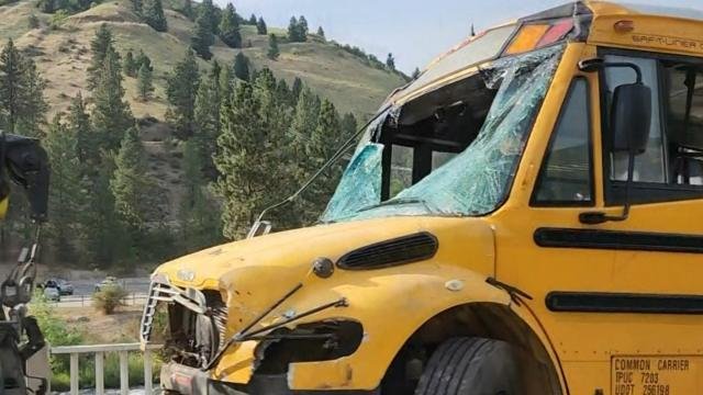 11-students-were-injured-in-a-ro