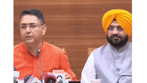 -Congress-And-AAP-Form-Election-