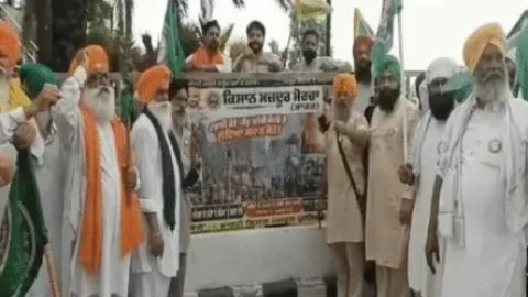 ਸ਼ੰਭੂ ਖਨੌਰੀ ਬਾਰਡਰ ਸਾਮਾਨ ਨੂੰ ਲੈ ਕੇ ਕਿਸਾਨਾਂ ਨੇ ਖੋਲ੍ਹਿਆ ਮੋਰਚਾ 