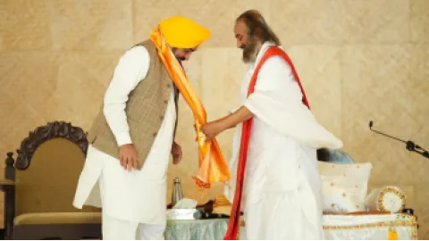 ਜਲਦ ਕਰਵਾ ਲਓ Wedding Insurance,